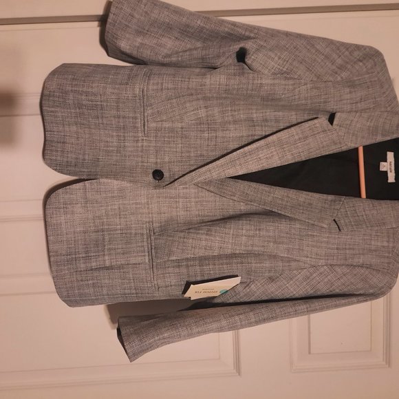 Blazer - Picture 2 of 2